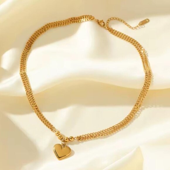 Elegant and Luxurious Heart Love Golden Stainless Steel Necklaces Faded- Free - Picture 12 of 13